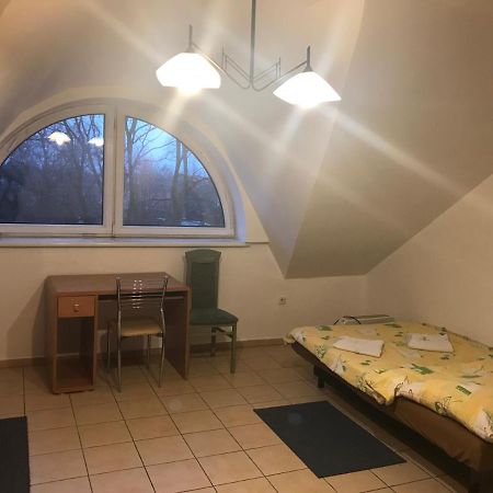 Pilgrims Place Vandrarhem Częstochowa Exteriör bild