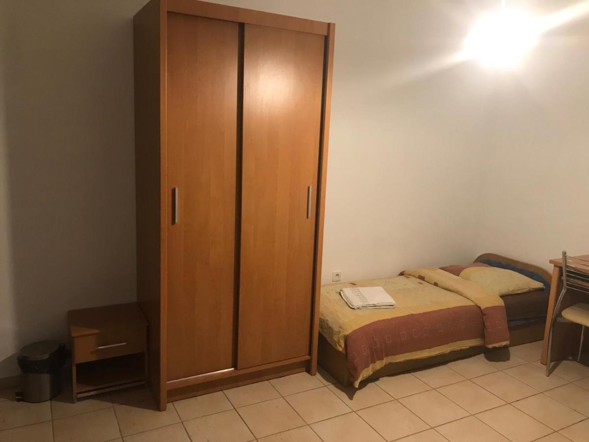 Pilgrims Place Vandrarhem Częstochowa Exteriör bild