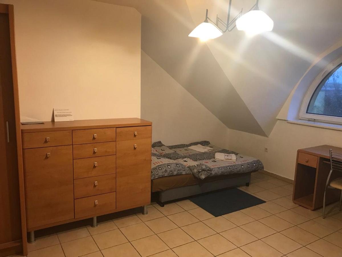 Pilgrims Place Vandrarhem Częstochowa Exteriör bild