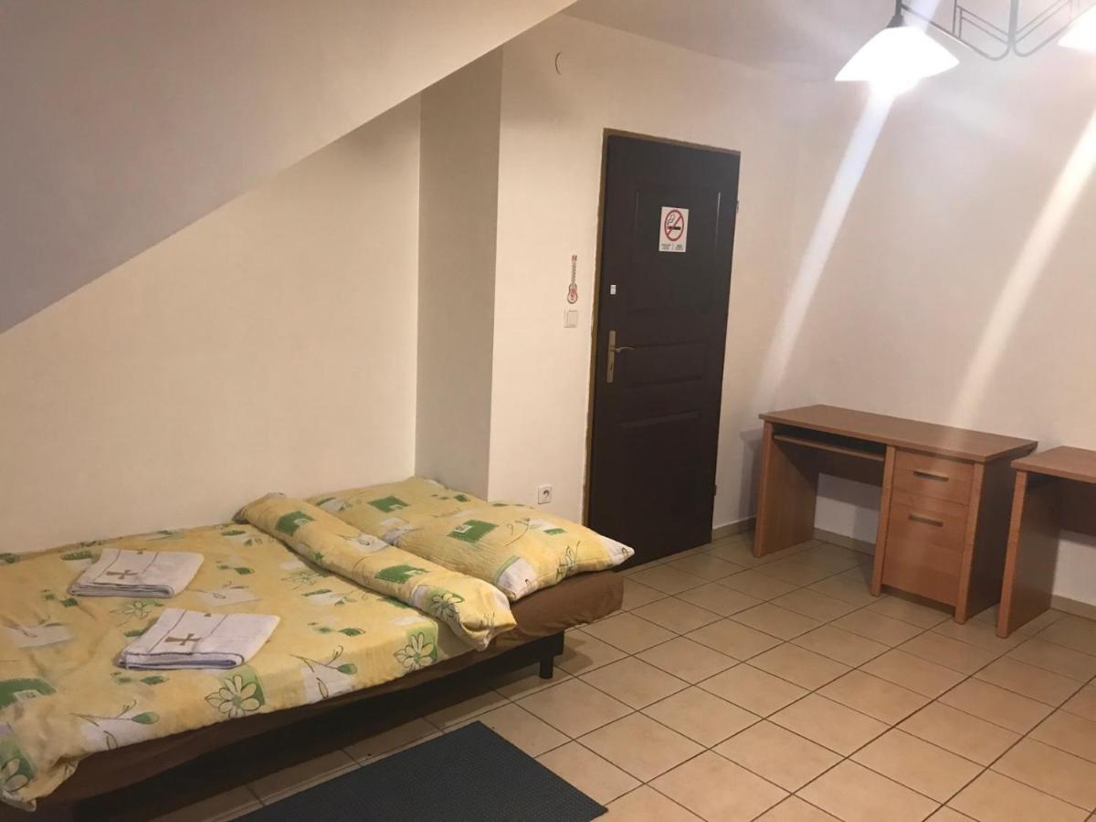 Pilgrims Place Vandrarhem Częstochowa Exteriör bild